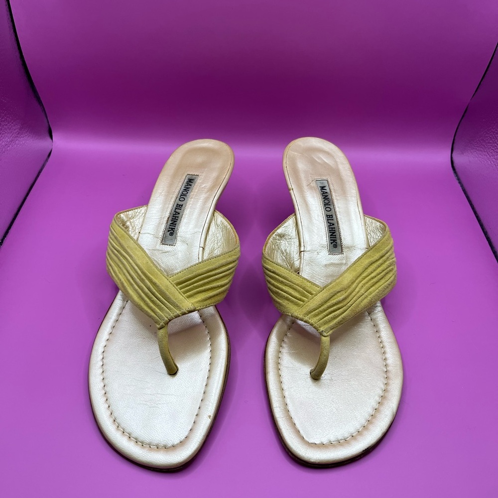Manolo Blahnik women’s size 39 Gold and Cream heeled Sandals